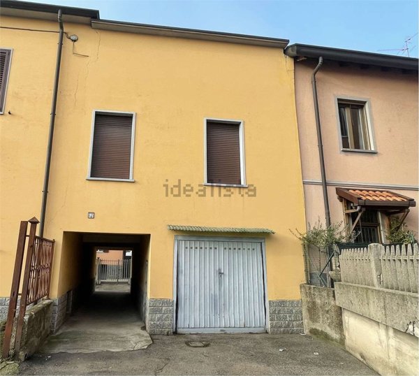 locale di sgombero in vendita a Paderno Dugnano