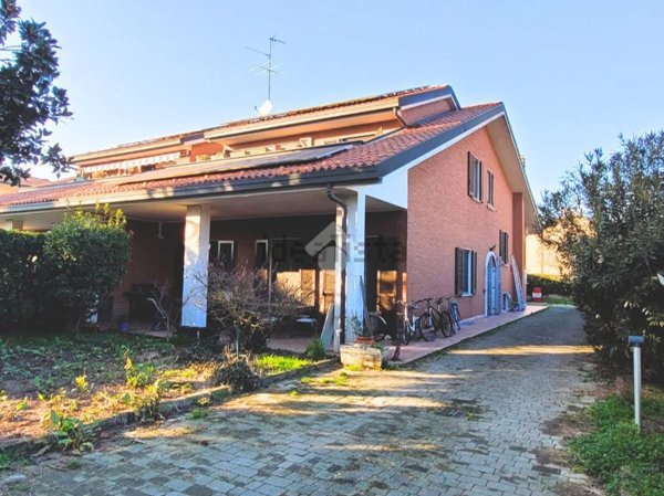 casa indipendente in vendita a Pantigliate