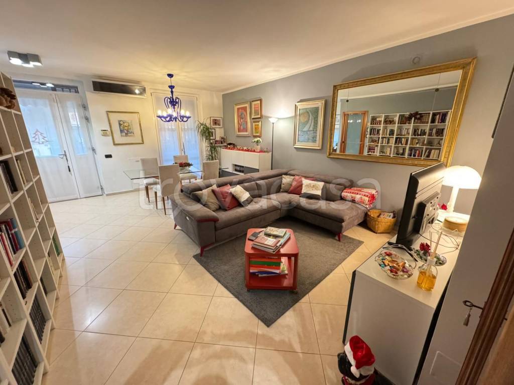 casa indipendente in vendita a Pantigliate