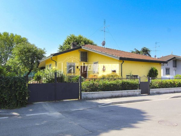 casa indipendente in vendita a Pantigliate