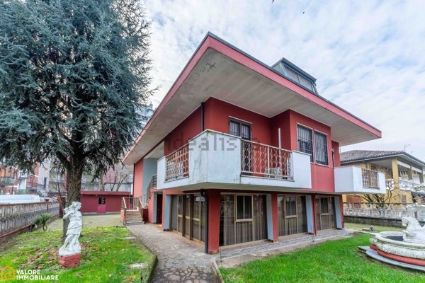 casa indipendente in vendita a Pantigliate