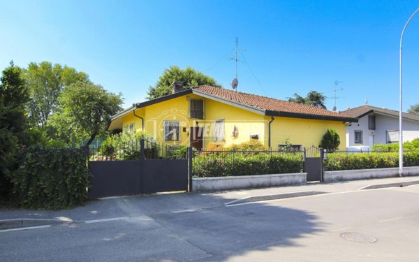 casa indipendente in vendita a Pantigliate