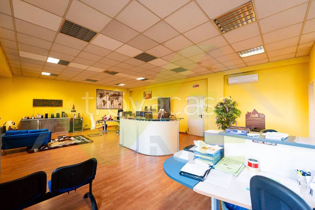locale commerciale in vendita a Pantigliate