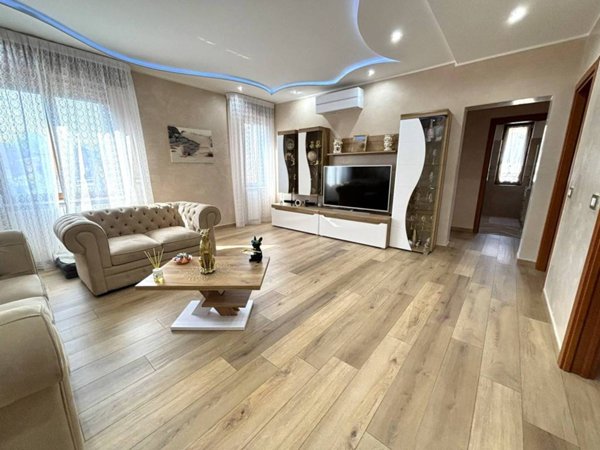 casa indipendente in vendita a Pantigliate