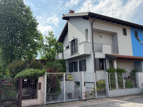 casa indipendente in vendita a Pantigliate