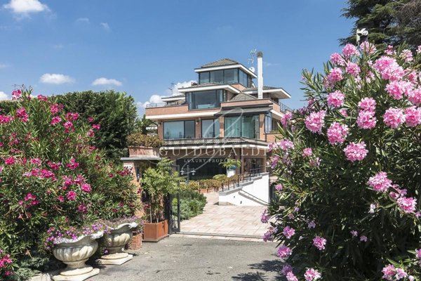 villa in vendita a Pantigliate