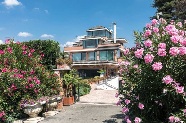 villa in vendita a Pantigliate