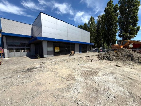 locale commerciale in vendita a Pantigliate