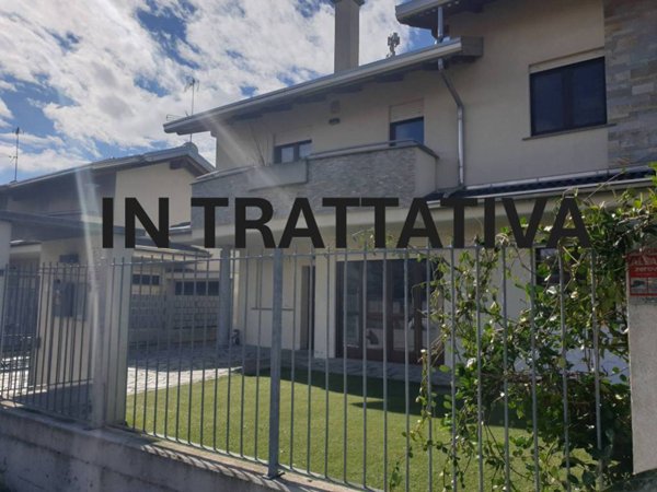 casa indipendente in vendita a Parabiago