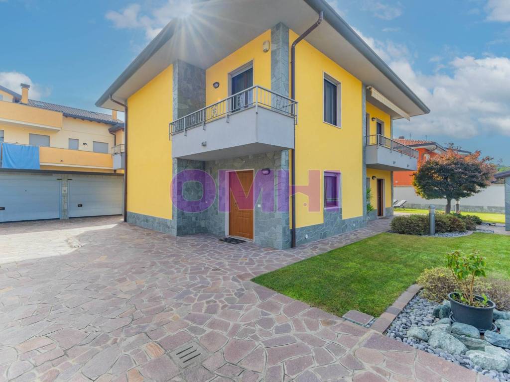 casa indipendente in vendita a Parabiago