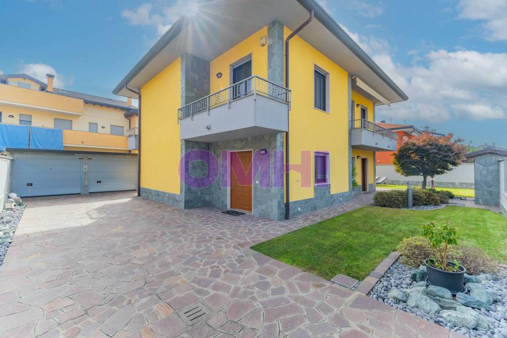 casa indipendente in vendita a Parabiago