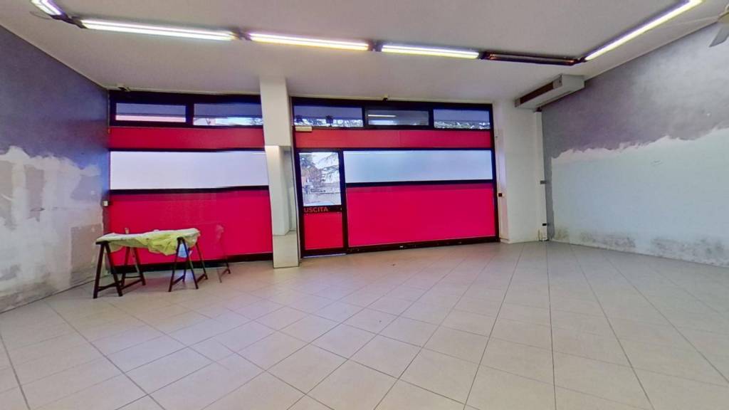 negozio in vendita a Parabiago