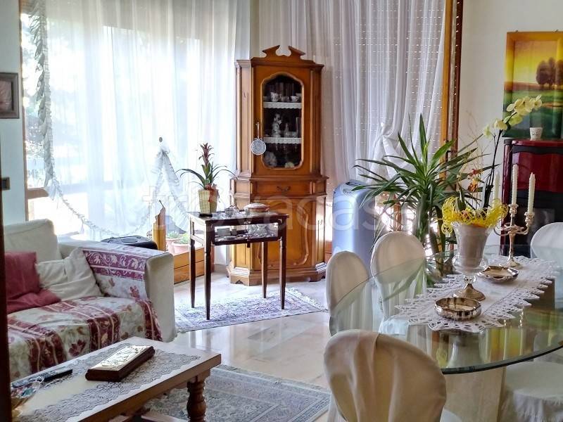 casa indipendente in vendita a Parabiago