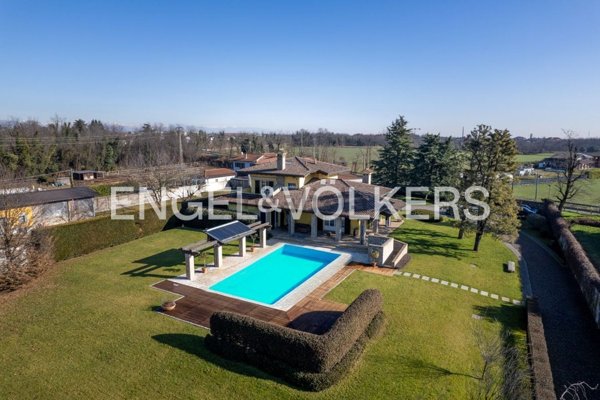 villa in vendita a Parabiago