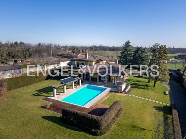 villa in vendita a Parabiago