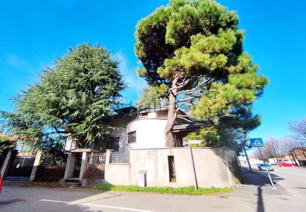 casa indipendente in vendita a Parabiago