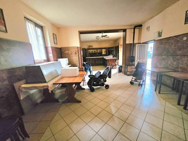negozio in vendita a Parabiago