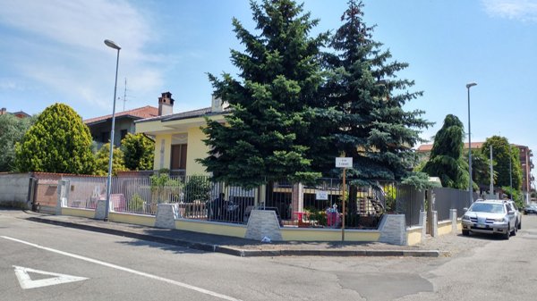 casa indipendente in vendita a Parabiago