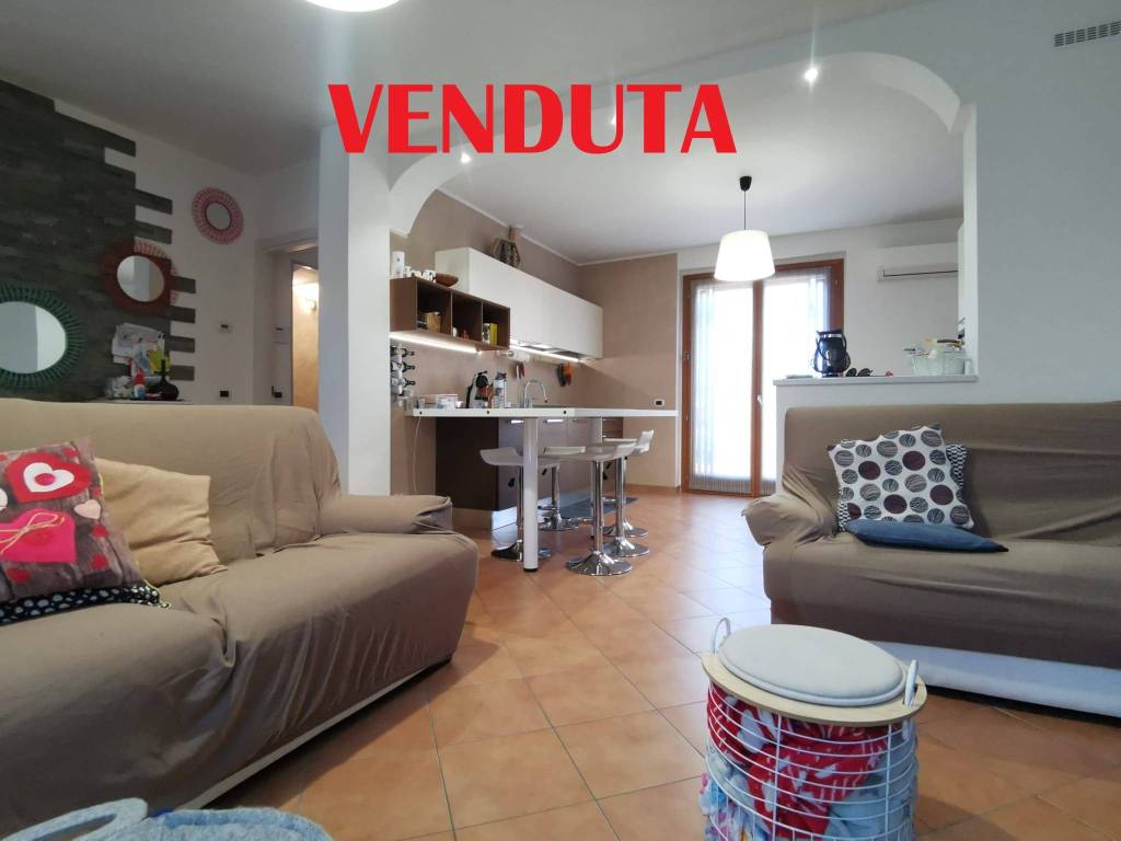 casa indipendente in vendita a Parabiago