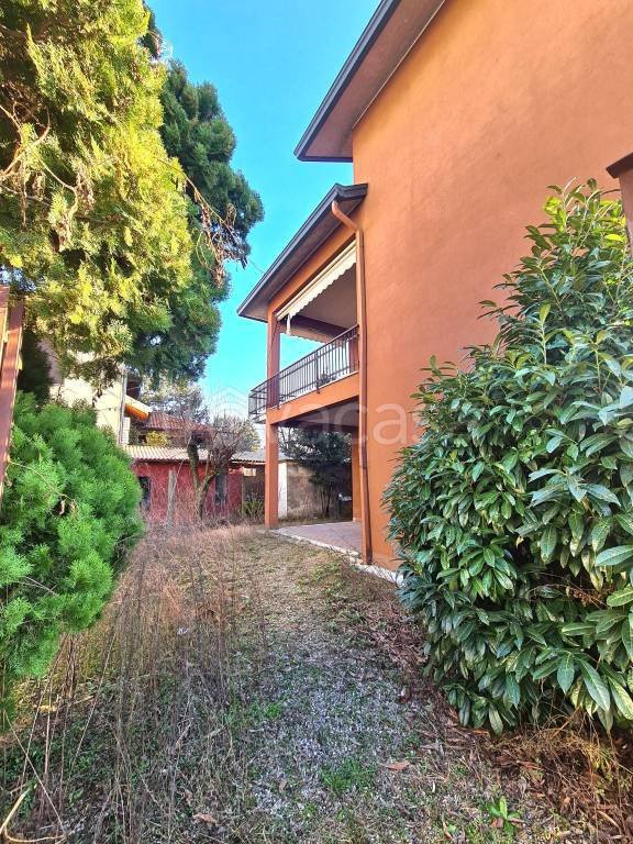 casa indipendente in vendita a Parabiago