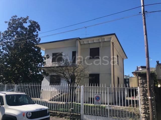 casa indipendente in vendita a Parabiago