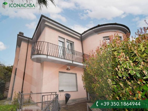 casa indipendente in vendita a Parabiago