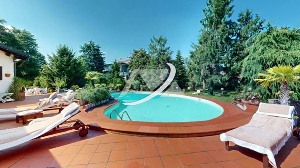 casa indipendente in vendita a Parabiago
