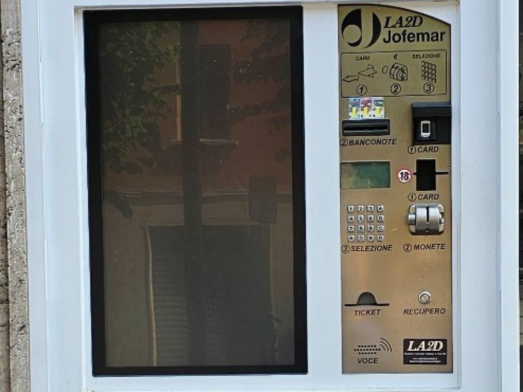 negozio in vendita a Parabiago