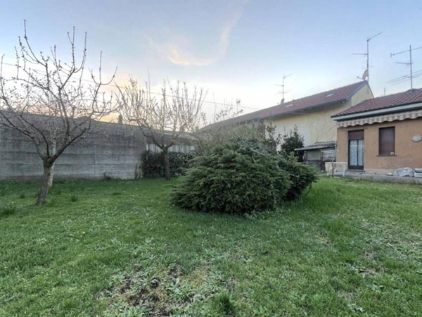casa indipendente in vendita a Parabiago