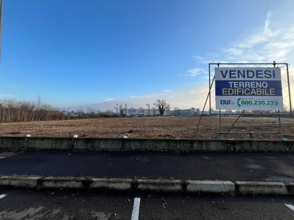 terreno edificabile in vendita a Parabiago