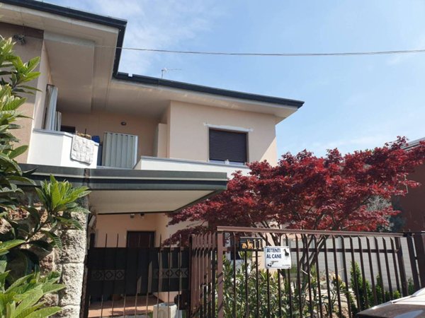 casa indipendente in vendita a Parabiago