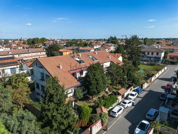 casa indipendente in vendita a Parabiago