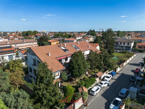 casa indipendente in vendita a Parabiago