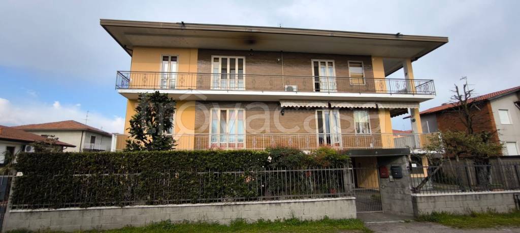 casa indipendente in vendita a Parabiago