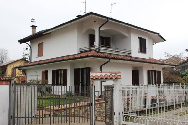casa indipendente in vendita a Parabiago