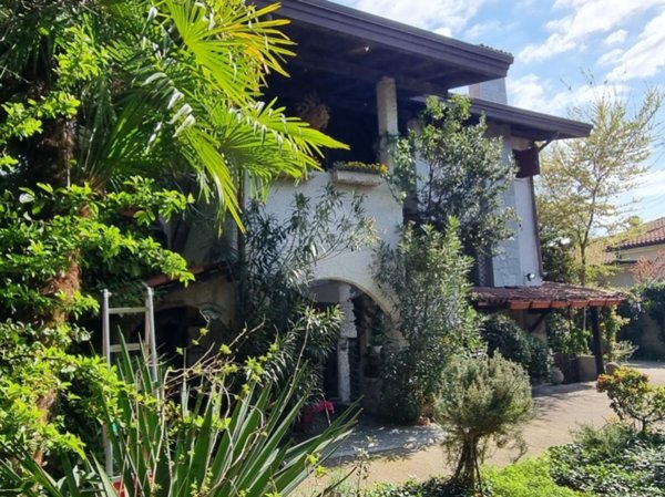 casa indipendente in vendita a Parabiago