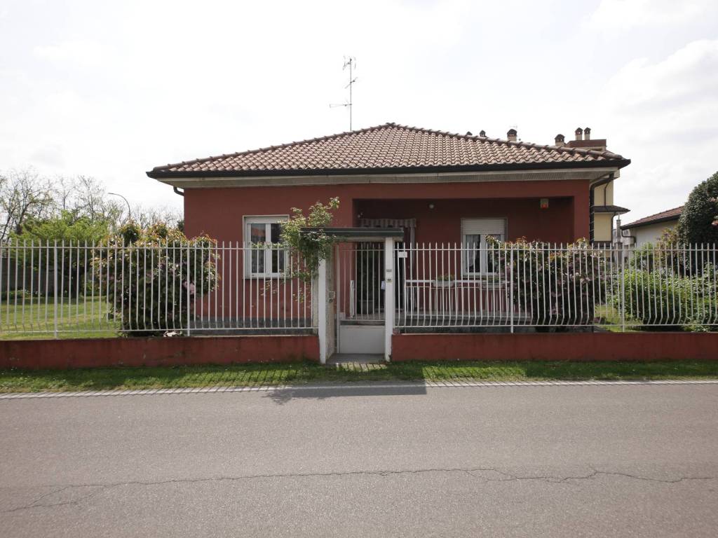 casa indipendente in vendita a Parabiago