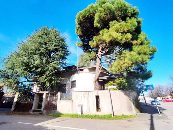 casa indipendente in vendita a Parabiago