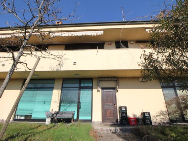 locale commerciale in vendita a Parabiago