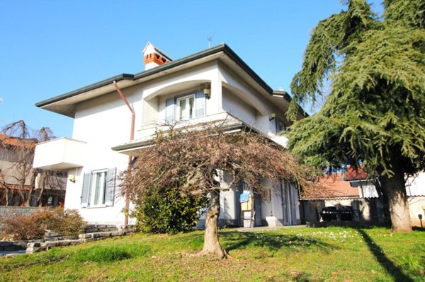 casa indipendente in vendita a Parabiago