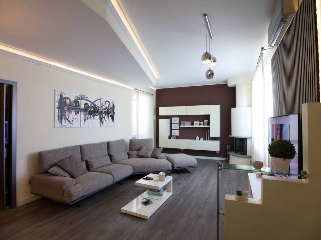 casa indipendente in vendita a Parabiago