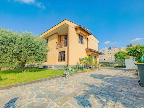 casa indipendente in vendita a Parabiago