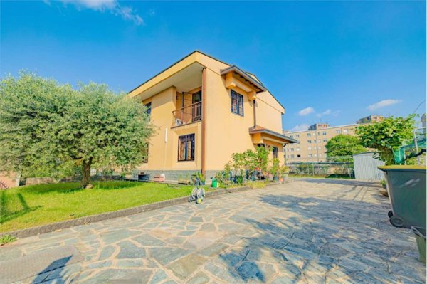 casa indipendente in vendita a Parabiago