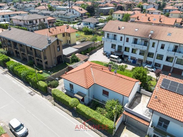 casa indipendente in vendita a Parabiago