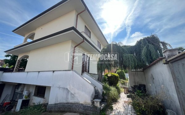 casa indipendente in vendita a Parabiago