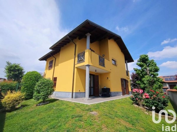 casa indipendente in vendita a Parabiago