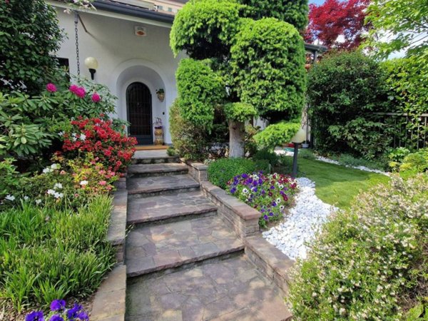 casa indipendente in vendita a Parabiago