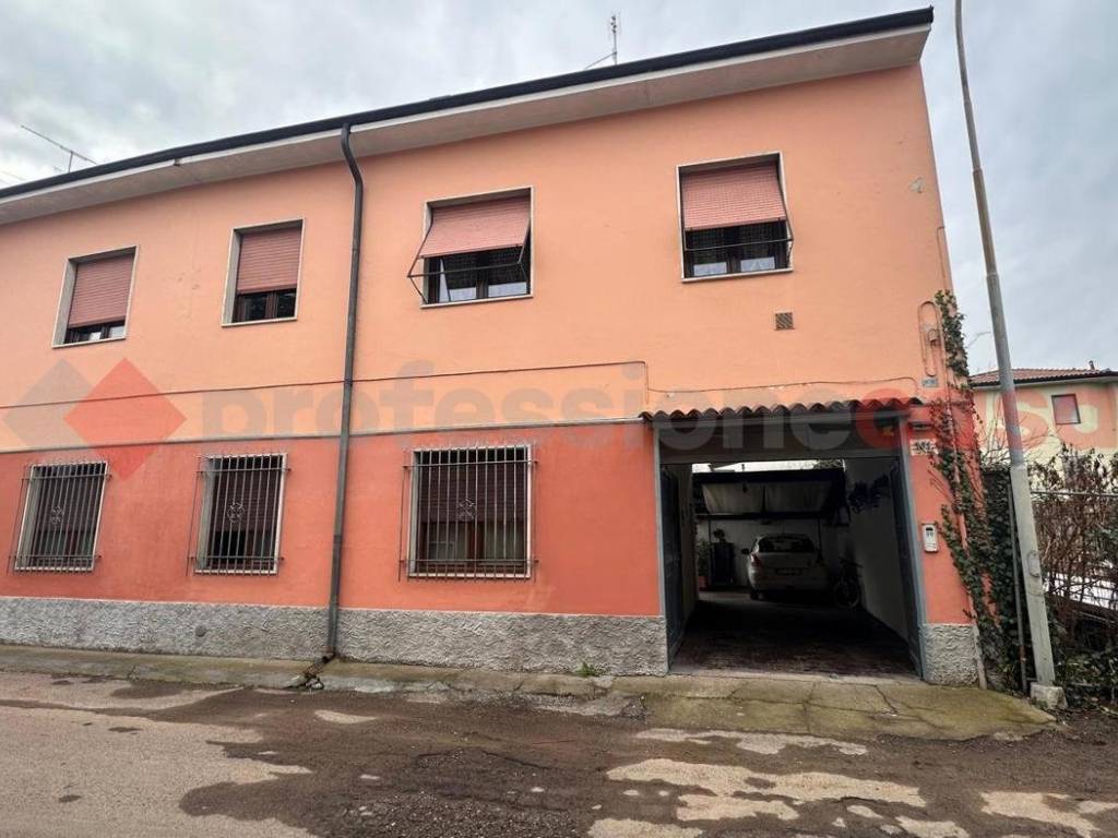 casa indipendente in vendita a Parabiago