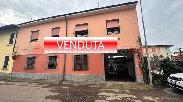casa indipendente in vendita a Parabiago