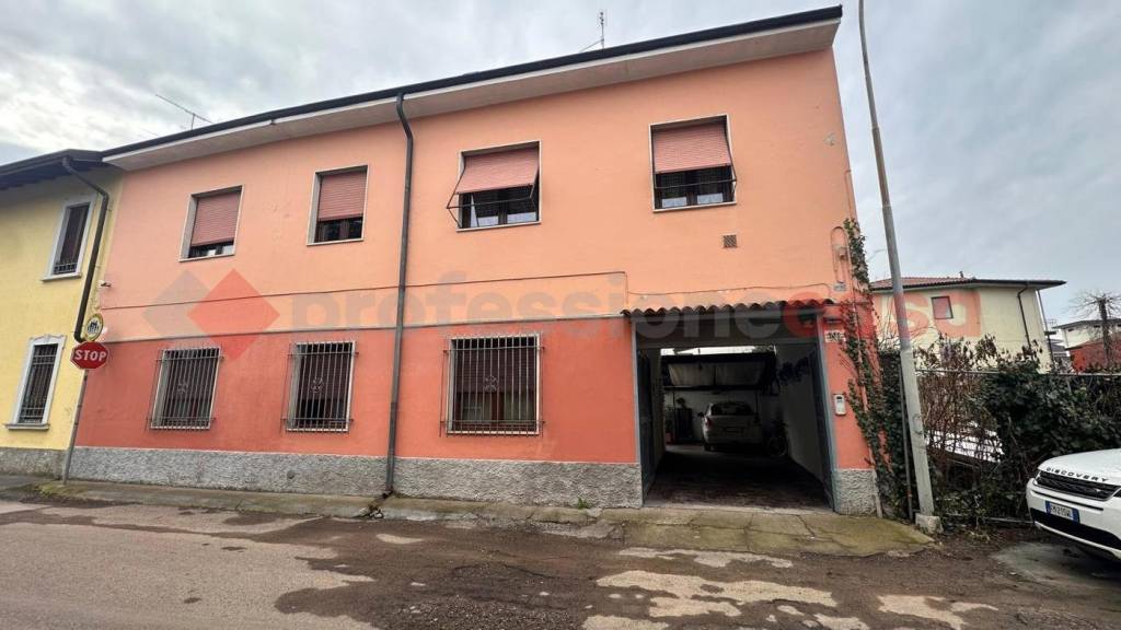 casa indipendente in vendita a Parabiago